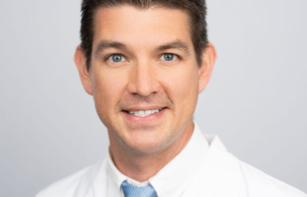 Dr. Alan R. Blackburn Featured in Vero News: Insights on Carpal Tunnel Syndrome